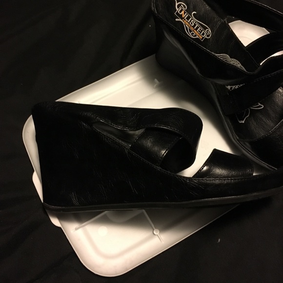 Shoes - Picture 2 of 3